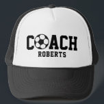 Casquette ⚽️ football / soccer COACH [nom personnalisé]<br><div class="desc">Montrez votre passion pour l'entraîneur football/football avec ce design avec un football,  avec du texte noir qui peut être customisé. Une bonne idée cadeau pour votre entraîneur,  ou toute autre personne passionnée par le football.</div>