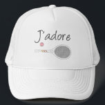 Casquette French Chic J'adore Tennis Player Design<br><div class="desc">J'adore le design de tennis en français chic, avec raquette de tennis rétro blanche. Cadeau de design classique, chic, preppy et élégant pour joueur de tennis. Un cadeau simple et minimaliste pour votre coach de tennis ou votre équipe de tennis. Cadeau personnalisé pour un joueur de tennis. Illustration de tennis...</div>