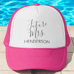 Casquette Future Mme Fête des mariées ou Bachelorette Party<br><div class="desc">Futur Madame Fête des mariées Typographie de script Chapeau de camion rose pour une fête de Mariage,  Fête des mariées ou Bachelorette.</div>