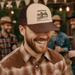 Casquette Groomsman Cowboy Western Bachelor Party<br><div class="desc">Merci à vos groomsmen avec ces chapeaux de camionneurs de bachelor de soirée western amusants! Le design amusant comprend des lettres vintages coupées en bois : Groomsman. Il y a une botte de cow-boy, casquette, et l'insigne du shérif lisant "Posse du Parti". Le bas a de l'espace pour le nom...</div>