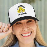 Casquette Happy People Play Pickleball funny pickleball<br><div class="desc">Diseño lindo con imagen de unas pelotas de pickleball y la frase bonita "Happy People Play Pickleball" este diseño es ideal para hombres y mujeres amantes del Pickleball. Se puede regalar en cumpleaños, aniversarios, navidades o en cualquier ocasion, No dude y adquiera este modelo para los amantes del esqui ahora....</div>