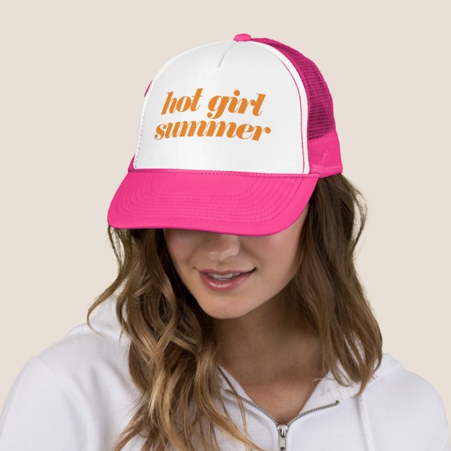 Casquette Hot Girl été en rose et orange (En situation)