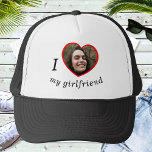 Casquette I Love My Girlfriend Petit ami Texte Photo Personn<br><div class="desc">Téléchargez une photo, customisez le texte et créez facilement votre casquette de baseball personnalisé. Cliquez sur CUSTOMISER PLUS LOIN pour modifier la couleur du texte. Vous pouvez TRANSFÉRER ce DESIGN sur d'autres produits Zazzle et l'ajuster à la plupart des articles Zazzle. Les conceptions Studio standard sont faites dans des graphiques...</div>