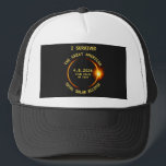 Casquette I Survived the Total Solar Eclipse 4.8.2024 USA<br><div class="desc">Avez-vous vu l'éclipse solaire totale de la Grande Amérique le 8 avril 2024 ? Épatant ! Ce casquette cool commémore cet événement historique et peut être customisé avec votre état ou votre propre texte. Le design présente une silhouette foncée de la lune obscurcissant le soleil avec une lueur orange. Ajoutez votre...</div>