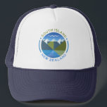 CASQUETTE ÎLE DU SUD NOUVELLE-ZÉLANDE<br><div class="desc">South Island est l'une des destinations les plus excitantes et les plus belles de Nouvelle-Zélande.
Cette oeuvre illustre le sentiment cool et étendu du lac et des pics lointains.</div>