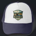 Casquette Illustration du parc national de Katmai Badge rétr<br><div class="desc">Création d'oeuvres vectorielles Katmai. La Vallée des Dix Mille Fumées est une zone de coulées de lave et de cendres formées par une éruption volcanique massive</div>