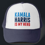 Casquette Kamala Harris est mon héros<br><div class="desc">Kamala Harris est My Hero. Pour toutes les femmes noires et indiennes qui voient dans la maison blanche le modèle démocrate Kamala Harris comme une inspiration pour les filles partout dans le monde.</div>
