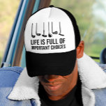 Casquette La vie est pleine de choix importants Golf Noël<br><div class="desc">Montrez votre amour pour le golf et la saison des Fêtes avec notre design "Life is Full Of Important Choices Golf Christmas". Ce design amusant et festif saisit l’essence de faire les bons choix, que ce soit en choisissant le club parfait ou en choisissant de répandre la joie de Noël....</div>