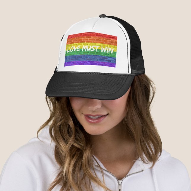 Casquette L'amour doit gagner (En situation)