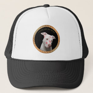 Casquette Le pitbull blanc avec le rouge embrasse partout