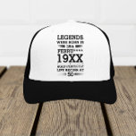 Casquette Les légendes personnalisées sont nées à la date Mo<br><div class="desc">Les légendes personnalisées sont nées dans la date mois l'âge design peut être un grand design pour montrer votre date de naissance et votre âge à tout le monde. En plus de cela pourrait être un grand cadeau pour n'importe quelle personne d'anniversaire et il peut être un cadeau génial pour...</div>