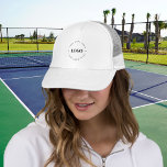 Casquette Logo d'affaires circulaire personnalisé minimalist<br><div class="desc">Faites la promotion de votre entreprise avec ce chapeau de camionneur cool,  avec modèle logo personnalisé! Ajoutez facilement votre propre logo en cliquant sur l'option "personnaliser".</div>