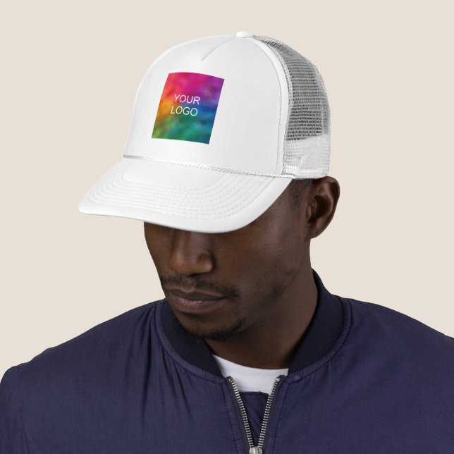 Casquette Logo de téléchargement élégant et moderne Ajouter  (En situation)