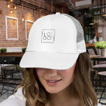 Casquette Logo professionnel Carré personnalisé Minimaliste<br><div class="desc">Faites la promotion de votre entreprise avec ce chapeau de camionneur cool,  avec modèle logo personnalisé! Ajoutez facilement votre propre logo en cliquant sur l'option "personnaliser".</div>
