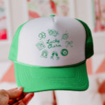 Casquette Lucky Charm Jour de la Saint Patrick Lucky Clover<br><div class="desc">Restez chanceux et élégant avec ce mignon t-shirt St. Patrick’s Day! Avec des graphismes de charme vert et ludique (trèfle à quatre feuilles, dés, arc-en-ciel, etc.), ce t-shirt tendance ajoute une touche vintage à votre look festif. Parfait pour les fêtes de St. Paddy, les rampes de pub ou l'usure décontractée....</div>