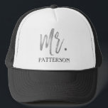 Casquette M. Nom Silver Foil et chapeau de camion blanc<br><div class="desc">M. Nom Silver Foil et White Trucker Chapeau pour lui. Le chapeau de camionneur de nom de famille de M. comme un chapeau de casquette correspondant dans la même collection.</div>