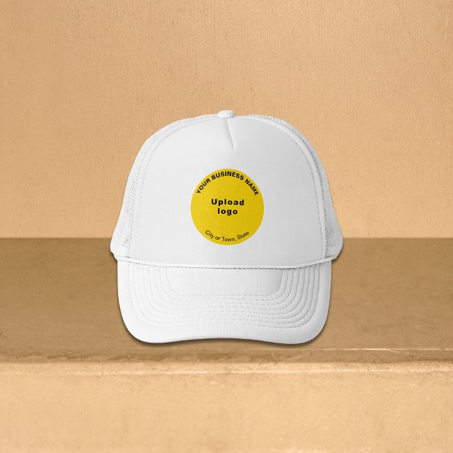 Casquette Marque commerciale ronde jaune sur chapeau de cami (Yellow round business brand on trucker hat)
