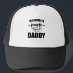 Casquette Mes Gens Favoris M'Appelent Papa Nouveau Père<br><div class="desc">Faites votre propre chapeau de camionneur. L'outil de conception vous permet d'ajouter votre art, vos designs ou vos photos pour créer un chapeau tout américain unique! Vous pouvez ajouter du texte à l'aide de polices cool et voir un aperçu de votre création ! Notre chapeau Trucker simple à personnaliser n'a...</div>