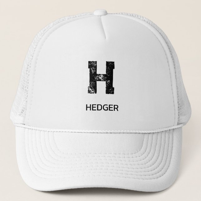 CASQUETTE MINIMALIST BLACK ONE LETTER MONOGRAM NAME WHITE (Devant)