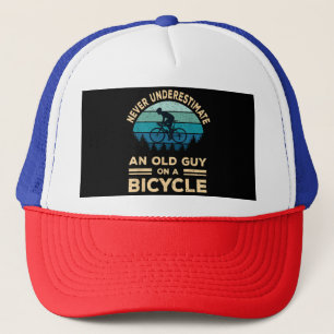 Casquette Ne sous-estimez jamais un vieil homme à vélo drôle