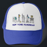 Casquette New York Hanoukka NYC Chanukah Joyeuses Fêtes<br><div class="desc">Il présente une illustration originale en stylo et en encre de divers points de repère de New York "habillé" pour la saison des fêtes ! Cette illustration de Chanukah est également disponible sur d'autres produits. Ne vois-tu pas ce que tu cherches ? Vous avez besoin d'aide pour la personnalisation ?...</div>