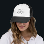 Casquette Noir monogramme initiales nom script moderne<br><div class="desc">Personnalisez et ajoutez vos initiales et votre nom de monogramme. Écriture contemporaine en lettré à la main. simple et minimaliste. Lettres noires et grises.</div>