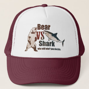 Casquette Ours contre le requin. Qui gagnera ? vous décidez