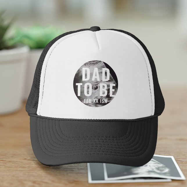 Casquette Papa doit être personnalisé Ultrasound Photo Truck (Dad to be? Surprise him with your ultrasound photo on this trucker hat. Add your due date too)