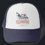 Casquette Parc national de Yellowstone Montagnes Wolf Vintag<br><div class="desc">Design vintage Yellowstone US National Park Wolf, Mountains & Adventure. Super vêtements design pour les personnes qui aiment le camping en plein air, camping, randonneur, randonnée, voyage en voiture, voyage en famille, voyage d'été. Le tee-shirt parfait à porter lors de la planification du voyage dans les parcs nationaux. Une excellente...</div>