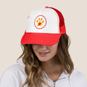 Casquette patte avec des cœurs rouges