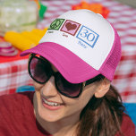 Casquette Peace Love 30e anniversaire mignonne fête<br><div class="desc">Peace Love 30th Birthday</div>