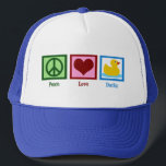 Casquette Peace Love Ducks<br><div class="desc">Un joli cadeau parfait pour quelqu'un qui aime les canards ou les cadeaux amicaux pour bébé. Un signe de paix vert, un coeur roux, et un canard en caoutchouc jaune mignon.</div>