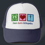 Casquette Peace Love Orthopedics mignon Orthopedist<br><div class="desc">Casquette de Peace Love Orthopedics. Un cadeau mignon pour un chirurgien orthopédique ou orthopédiste qui travaille avec le système musculo-squelettique et les patients qui ont besoin de chirurgie de l'épaule et de la hanche. Un signe de paix,  un coeur et un squelette pour montrer les os de la spécialité.</div>