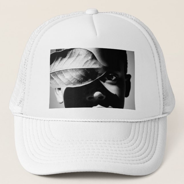 Casquette penchant pour le rouge (Devant)