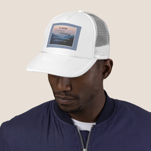 Casquette Personnaliser les fêtes d'Ordination du 10e annive (En situation)