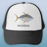 Casquette Poisson de thon personnalisé<br><div class="desc">Un poisson de thon amusant avec un sourire enjoué,  parfait pour ceux qui aiment le poisson,  la nourriture et la pêche. Art original de Nic Squirrell. Modifiez ou supprimez le nom à personnaliser.</div>