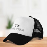 Casquette Pura Vida Costa Rica Wave Trucker Hat<br><div class="desc">casquette souvenir du Costa Rica dans une vague noir et gris Pura Vida Visitez notre boutique pour voir notre gamme complète de produits du Costa Rica.</div>