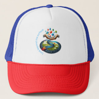 Casquette regarder au-delà de la surface
