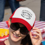 Casquette Restaurant Vintage personnalisé Trattoria italien<br><div class="desc">Un cadeau unique pour le cuisinier,  le chef ou le gourmet italien dans votre vie,  ce camionneur rouge et blanc qui présente un logo vintage trattoria avec un nom et une année de votre choix. Le design dit "[Nom] Trattoria,  Authentic Italian Cuisine,  Etabli [année]".</div>