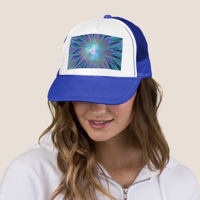 Casquette Rêve de fleur abstraite fractale violette bleue (En situation)