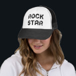 Casquette Rockstar<br><div class="desc">Sentez comme un Rockstar avec cette conception moderne et minimaliste des textes. Entièrement personnalisable avec vos couleurs préférées.</div>