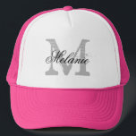 Casquette rose au néon personnalisé de monogramme<br><div class="desc">Casquette rose au néon personnalisé de camionneur de monogramme nommé pour la jeune mariée et les demoiselles d'honneur. Lettre initiale nommée décorée d'un monogramme vintage avec la typographie élégante de manuscrit. Faveurs de noce mignonnes pour des invités, des amis et la famille. Faites vos propres pour la jeune mariée pour...</div>