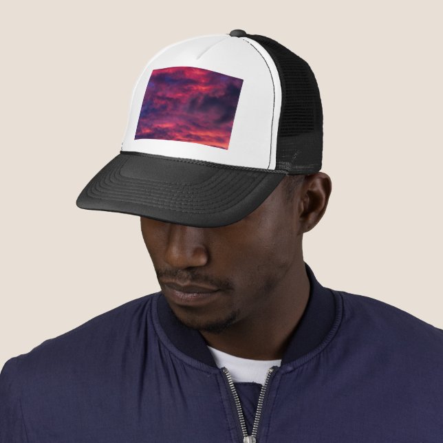 Casquette rouge d'août (En situation)