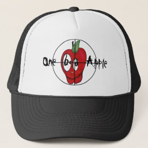 Casquette rouge de camionneur de cible de crâne de