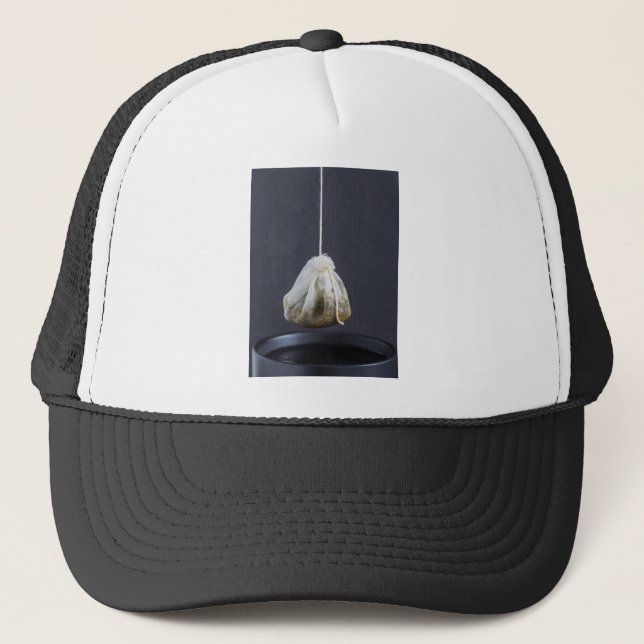 Casquette Sachet de thé est suspendu dans une tasse (Devant)