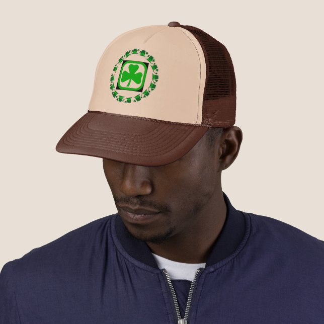 Casquette Shamrocks dansants (En situation)