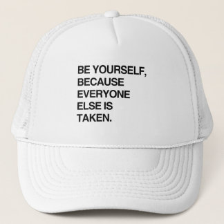 CASQUETTE SOYEZ VOUS-MÊME PARCE QUE CHACUN EST PRIS