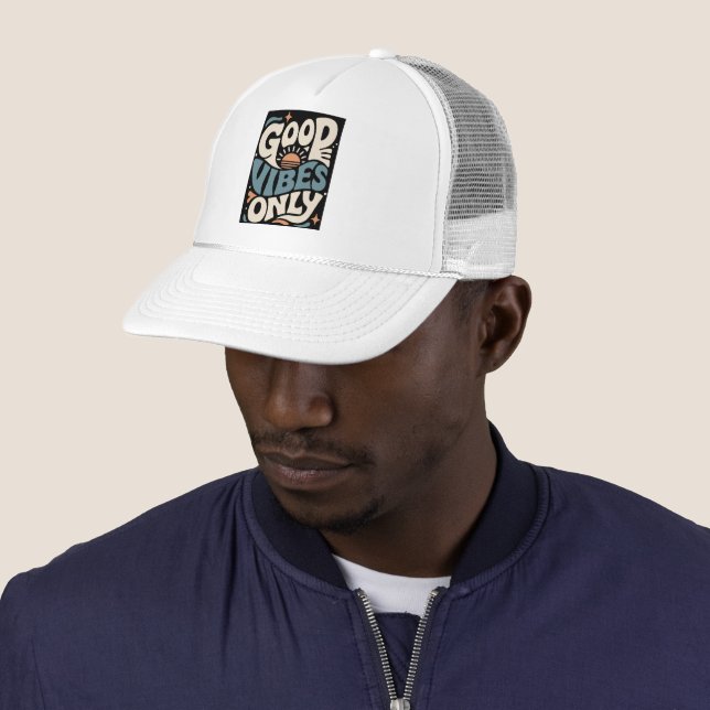 Casquette Style Chic – Élégance Moderne et Look In (En situation)