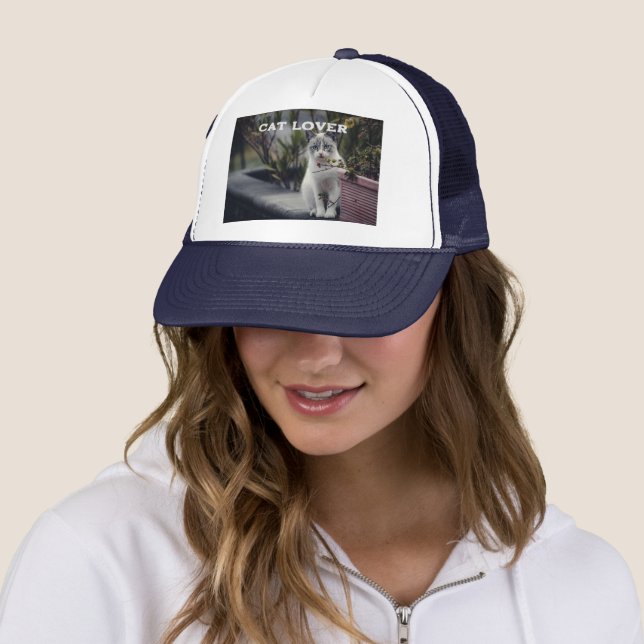 Casquette Texte pour amateur de chats avec une image de chat (En situation)