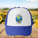 Casquette Tour du monde sur mesure Terre dans les tournesols<br><div class="desc">Customisez ces fantastiques casquettes d'excursion dans le monde pour un groupe de tournage ou un voyage de vacances en famille. La planète est enveloppée d'une belle couronne fleurie de tournesols et de vignes. Un casquette de voyage sur mesure pour explorer la Terre.</div>